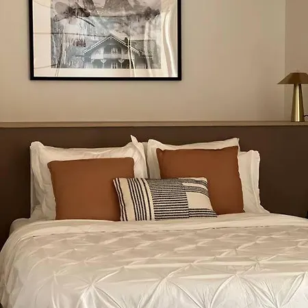 Hidden Retreats 1466 Edition *