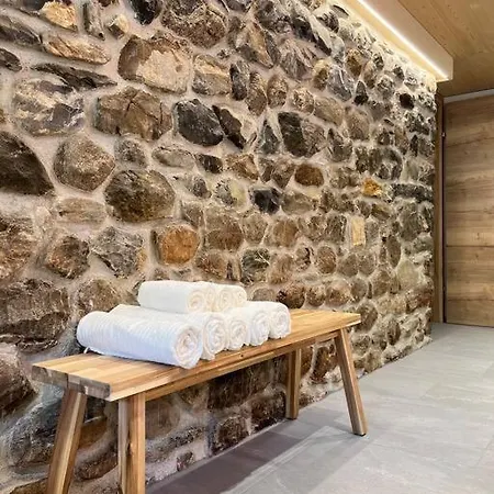 Hidden Retreats 1466 Edition *