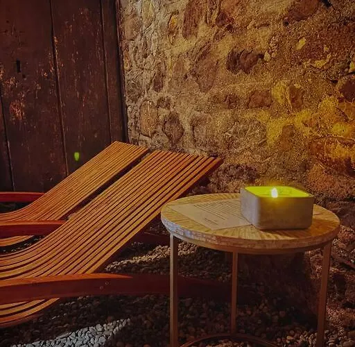 Hidden Retreats 1466 Edition Daire