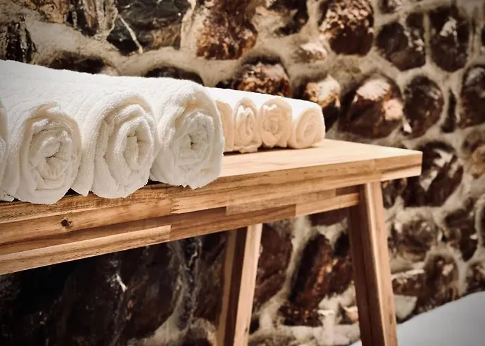 Hidden Retreats 1466 Edition *