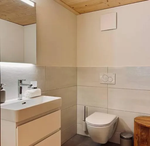 Daire Hidden Retreats 1466 Edition