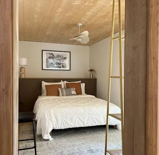 Hidden Retreats 1466 Edition Daire