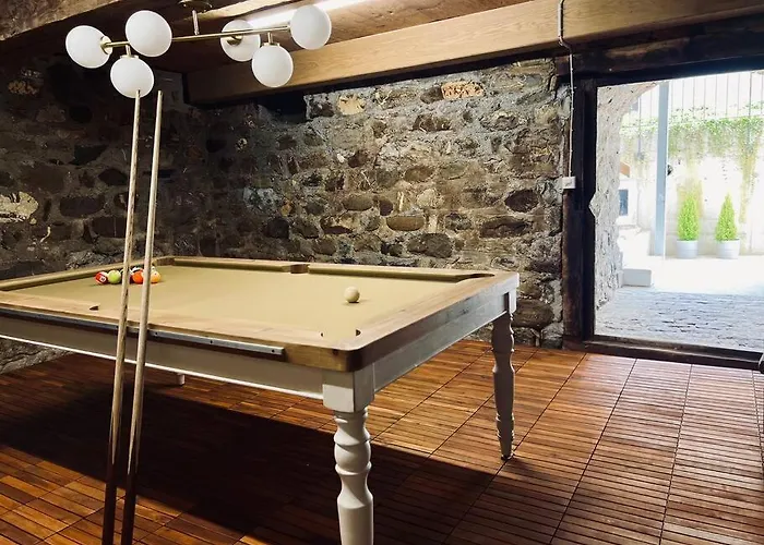 Daire Hidden Retreats 1466 Edition *