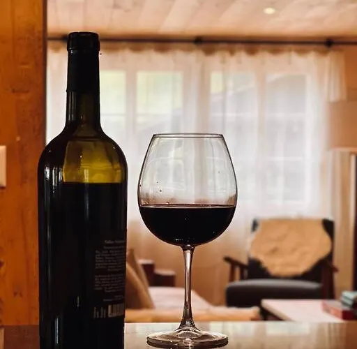 Hidden Retreats 1466 Edition *