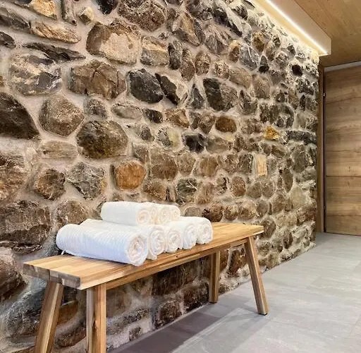 Hidden Retreats 1466 Edition *