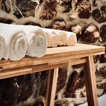 Hidden Retreats 1466 Edition *