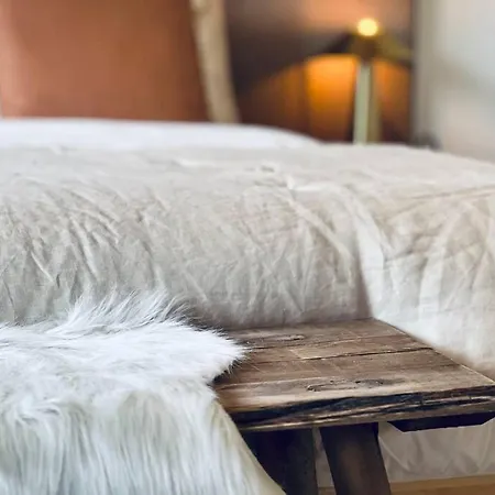 Hidden Retreats 1466 Edition *