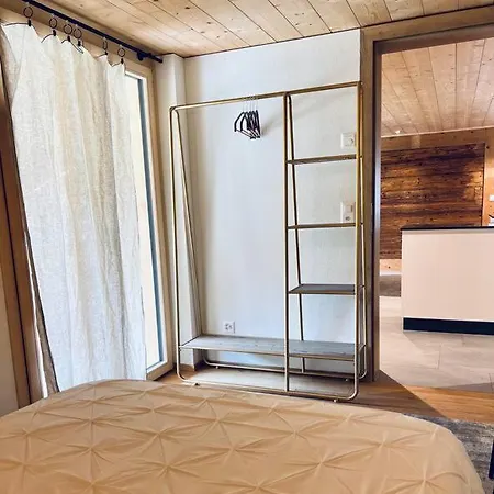 Hidden Retreats 1466 Edition *