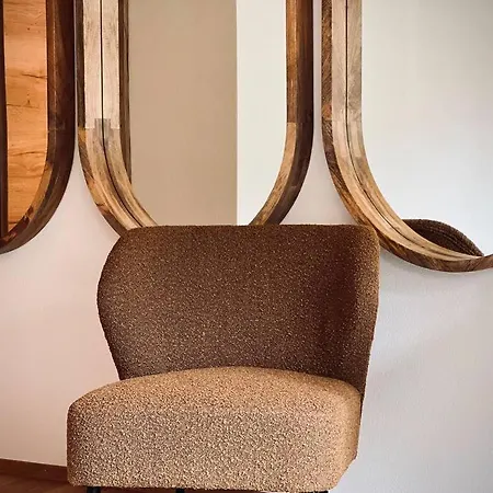 Апартаменты Hidden Retreats 1466 Edition *